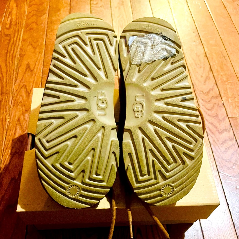 - UGG Boots - Picture 4 of 4